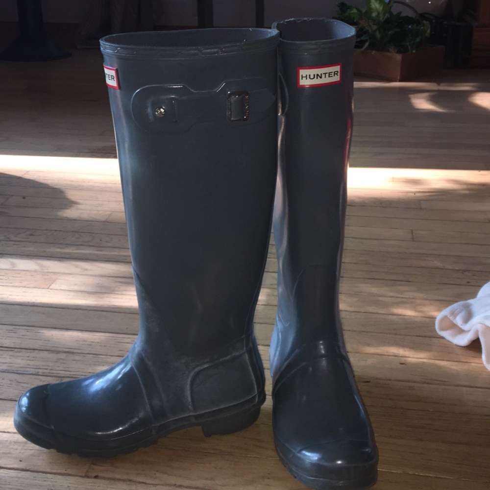 Tall vintage/rustic-look hunter boots size 9 gray